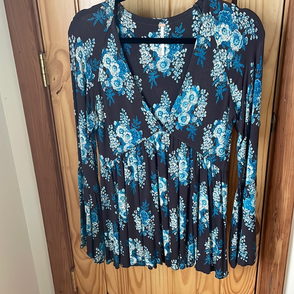 Free people brown and blue V-neck size M